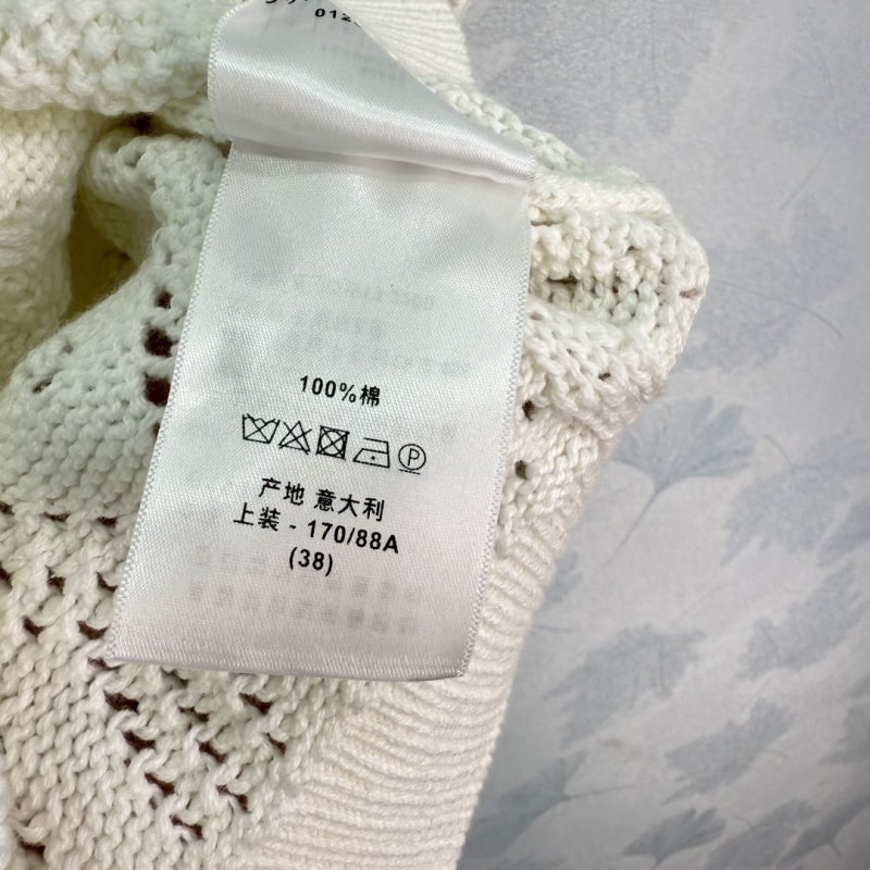 chr1st1an D10r sweaters